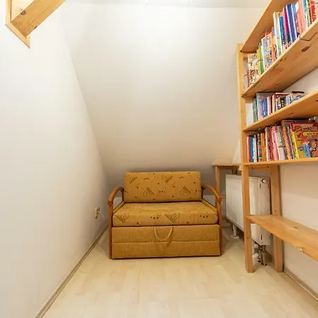 Romanticke V Podkrovi Idealne Pre Pary Alebo Rodinku-self Check Apartmán *