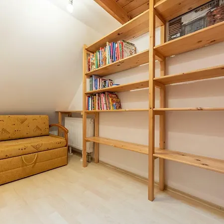 Romantické V Podkroví Ideálne Pre Páry Alebo Rodinku-self Check Bratislava