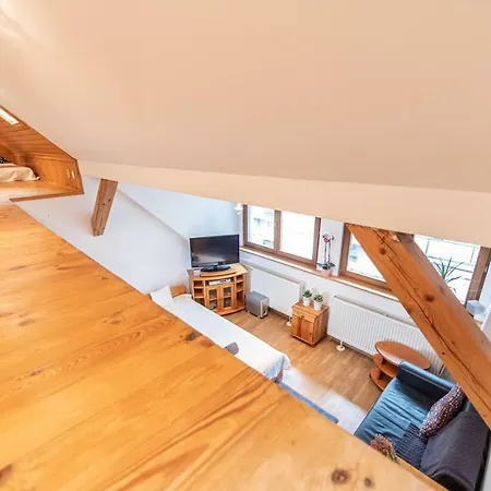 Romanticke V Podkrovi Idealne Pre Pary Alebo Rodinku-self Check Bratislava